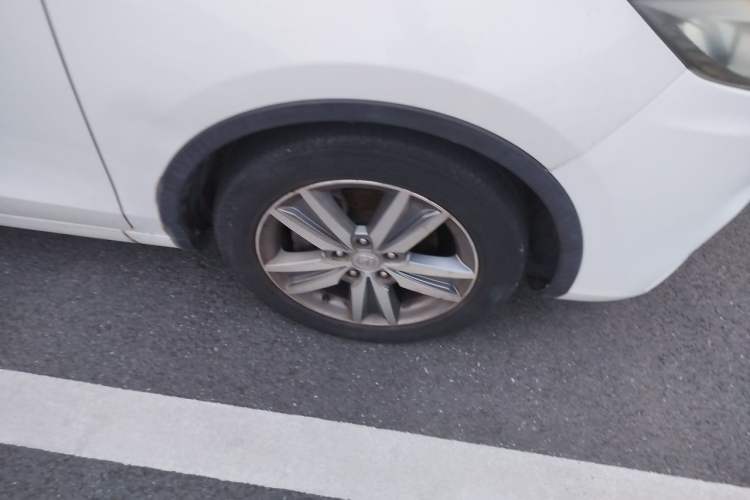 Used CHANGAN Eado 2016 1.6L Automatic Junku Model Right Front Wheel Hub