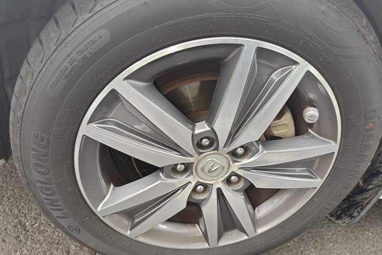 Used CHANGAN Eado 2016 1.6L Manual Fashion Edition Right Front Wheel Hub