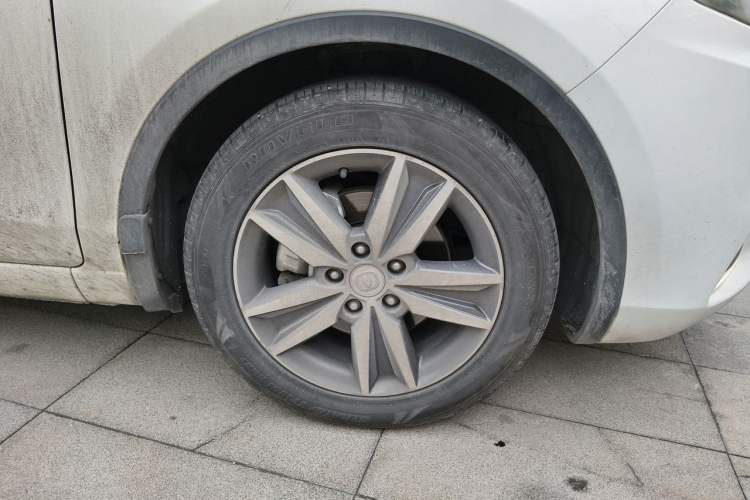 Used CHANGAN Eado 2016 1.6L Automatic Junku Model Right Front Wheel Hub