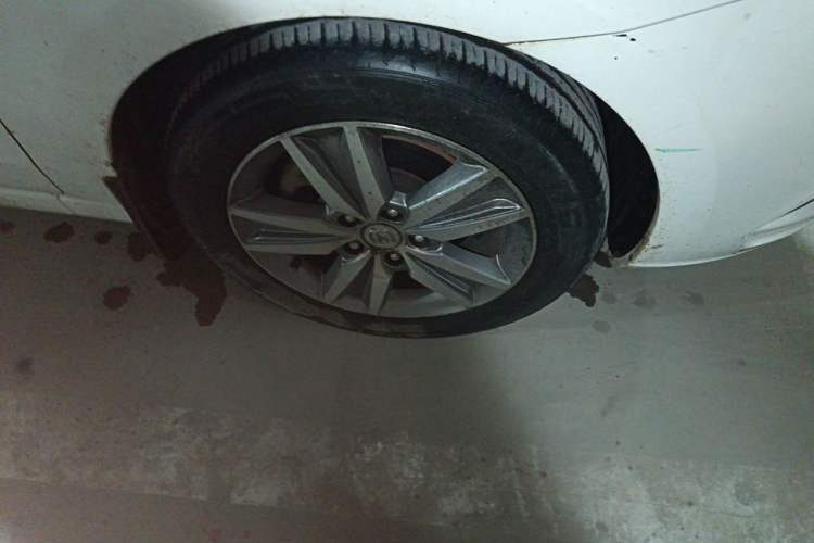 Used CHANGAN Eado 2016 1.6L Manual Fashion Edition Right Front Wheel Hub