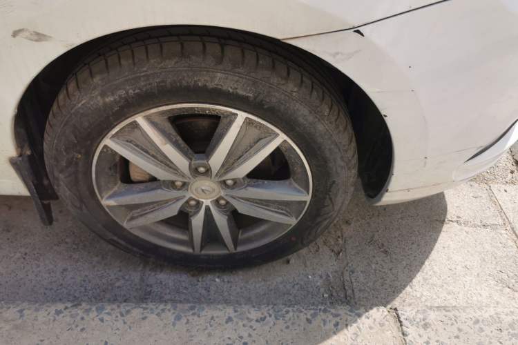 Used CHANGAN Eado 2016 1.6L Manual Fashion Edition Right Front Wheel Hub