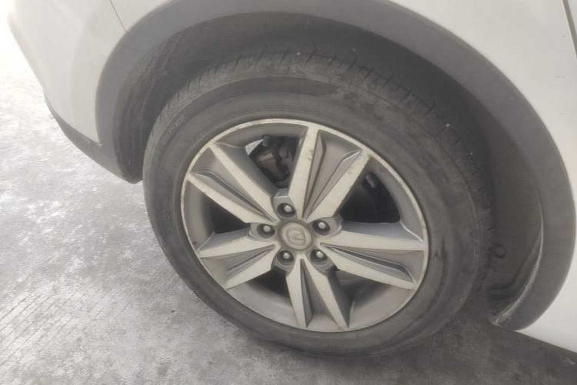 Used CHANGAN Eado 2016 1.6L Manual Junku Model Right Front Wheel Hub