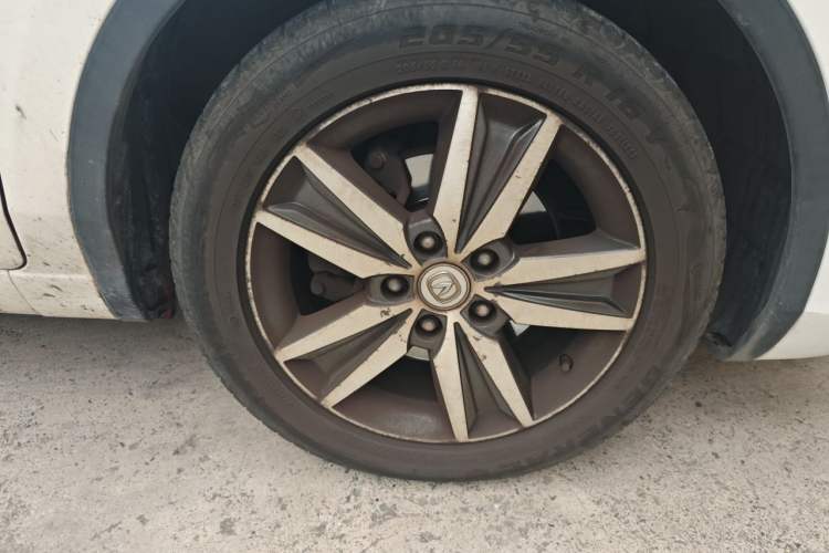 Used CHANGAN Eado 2016 1.6L GDI Manual Cool Edition Right Front Wheel Hub