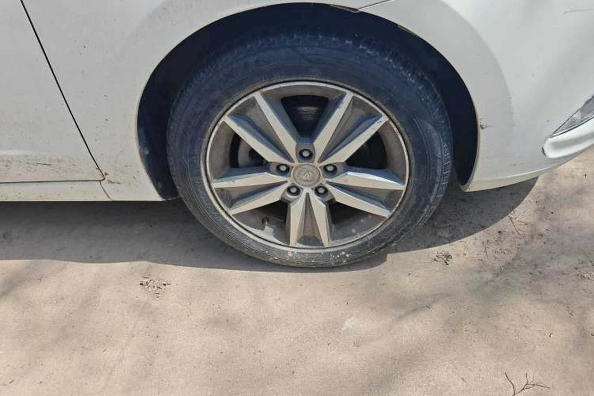 Used CHANGAN Eado 2016 1.6L Manual Fashion Edition Right Front Wheel Hub
