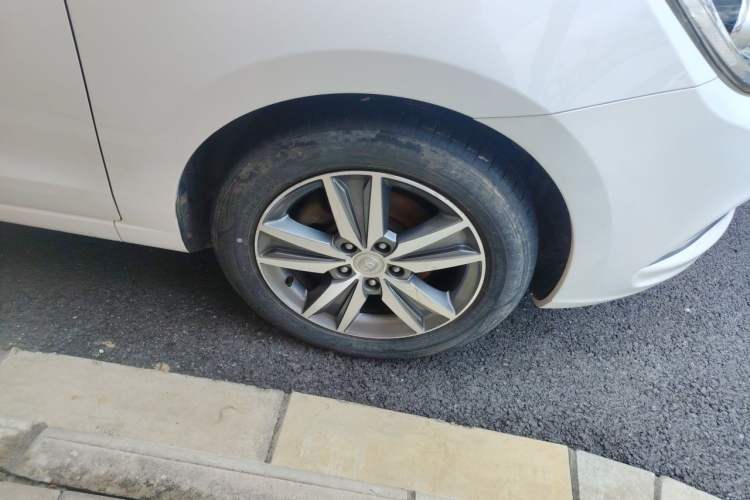 Used CHANGAN Eado 2016 1.6L Manual Fashion Edition Right Front Wheel Hub