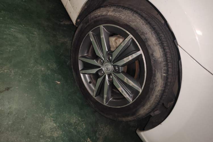 Used CHANGAN Eado 2016 1.6L Manual Fashion Edition Right Front Wheel Hub