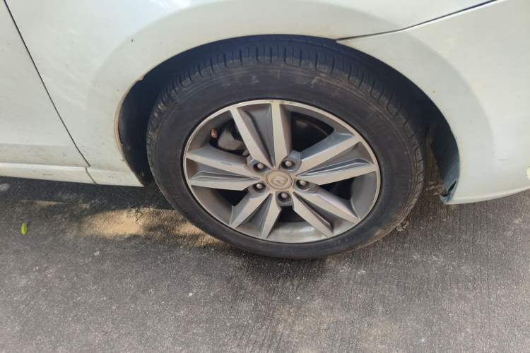 Used CHANGAN Eado 2016 1.6L Manual Fashion Edition Right Front Wheel Hub