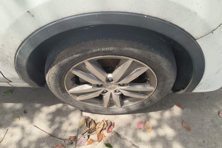 Used CHANGAN Eado 2016 1.6L Manual Junku Model Right Front Wheel Hub