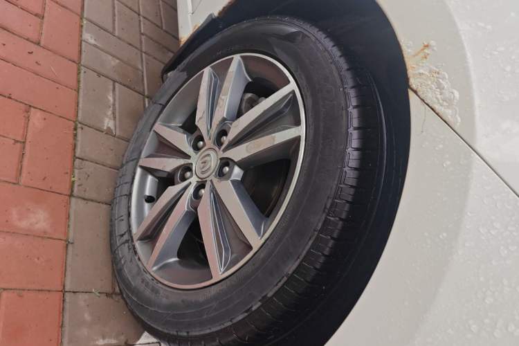 Used CHANGAN Eado 2016 1.6L Manual Fashion Edition Right Front Wheel Hub