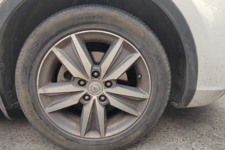 Used CHANGAN Eado 2016 1.6L Manual Junku Model Right Front Wheel Hub
