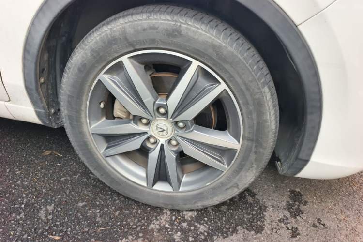 Used CHANGAN Eado 2016 1.6L Automatic Junku Model Right Front Wheel Hub