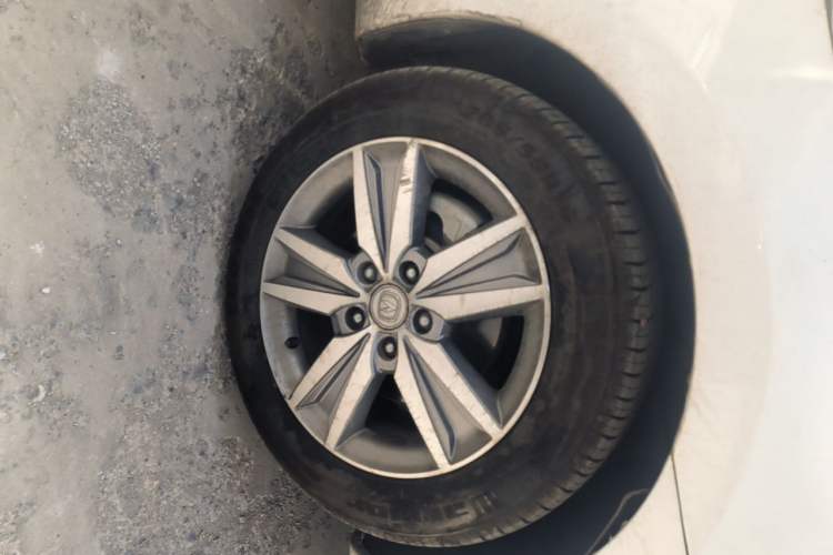 Used CHANGAN Eado 2016 1.6L Automatic Trend Model Right Front Wheel Hub