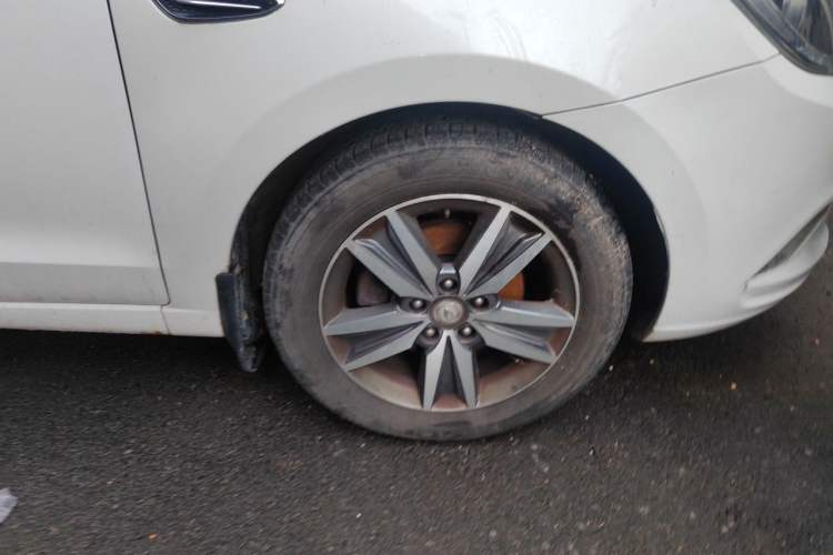 Used CHANGAN Eado 2016 1.6L Manual Fashion Edition Right Front Wheel Hub