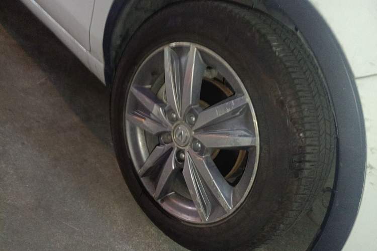 Used CHANGAN Eado 2016 1.6L Manual Junku Model Right Front Wheel Hub