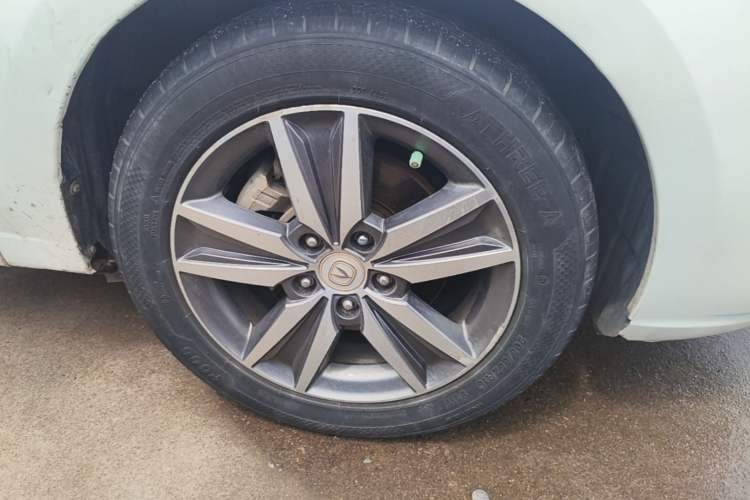 Used CHANGAN Eado 2016 1.6L Automatic Trend Model Right Front Wheel Hub