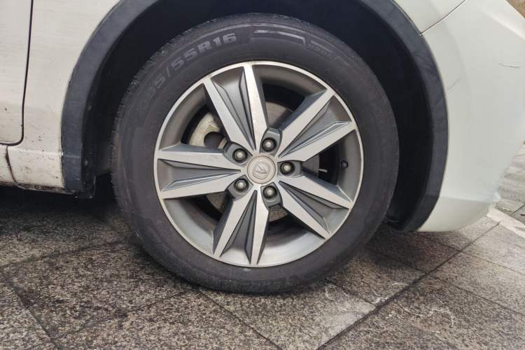 Used CHANGAN Eado 2016 1.6L Manual Junku Model Right Front Wheel Hub