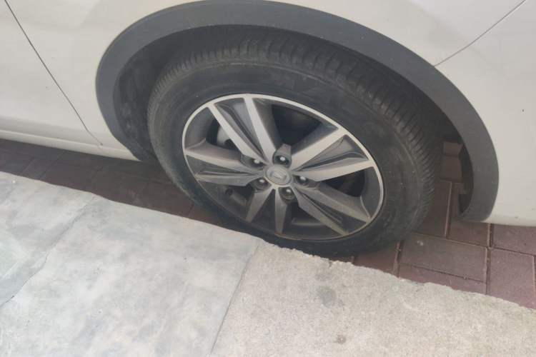 Used CHANGAN Eado 2016 1.6L Automatic Junku Model Right Front Wheel Hub