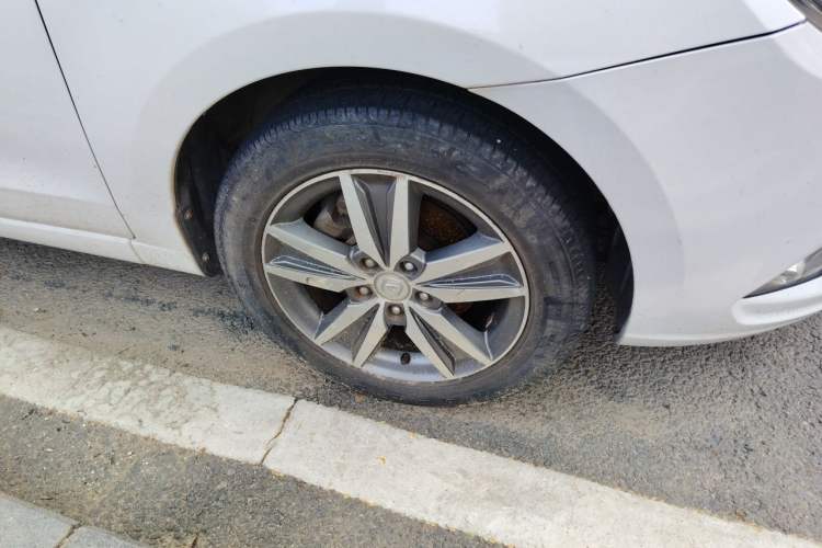 Used CHANGAN Eado 2016 1.6L Manual Fashion Edition Right Front Wheel Hub