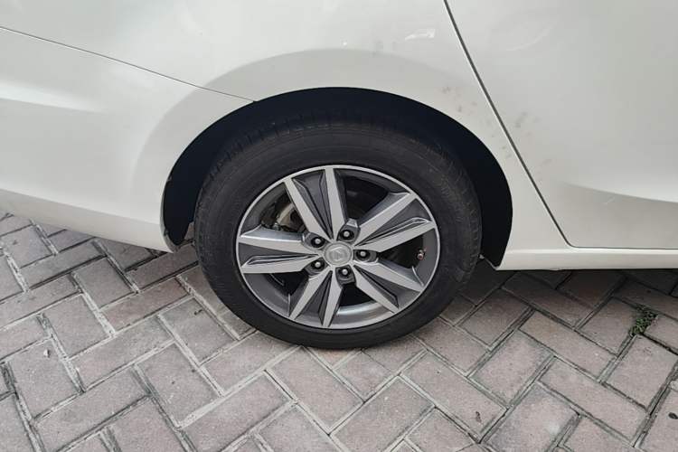 Used CHANGAN Eado 2016 1.6L Manual Fashion Edition Right Rear Wheel Hub