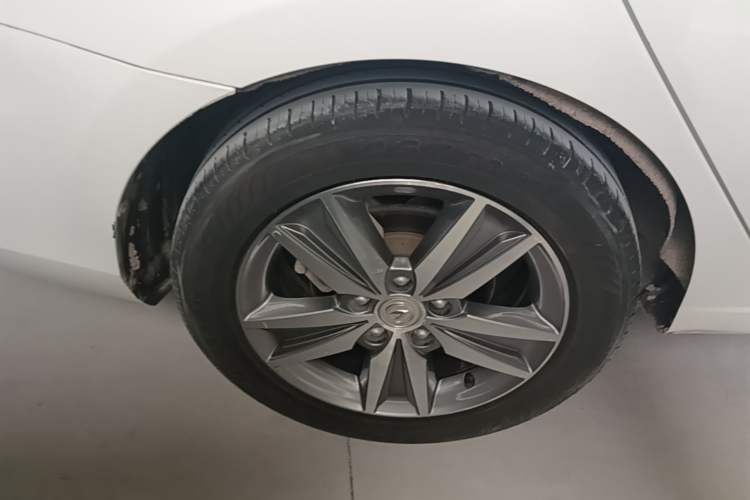 Used CHANGAN Eado 2016 1.6L Manual Fashion Edition Right Rear Wheel Hub