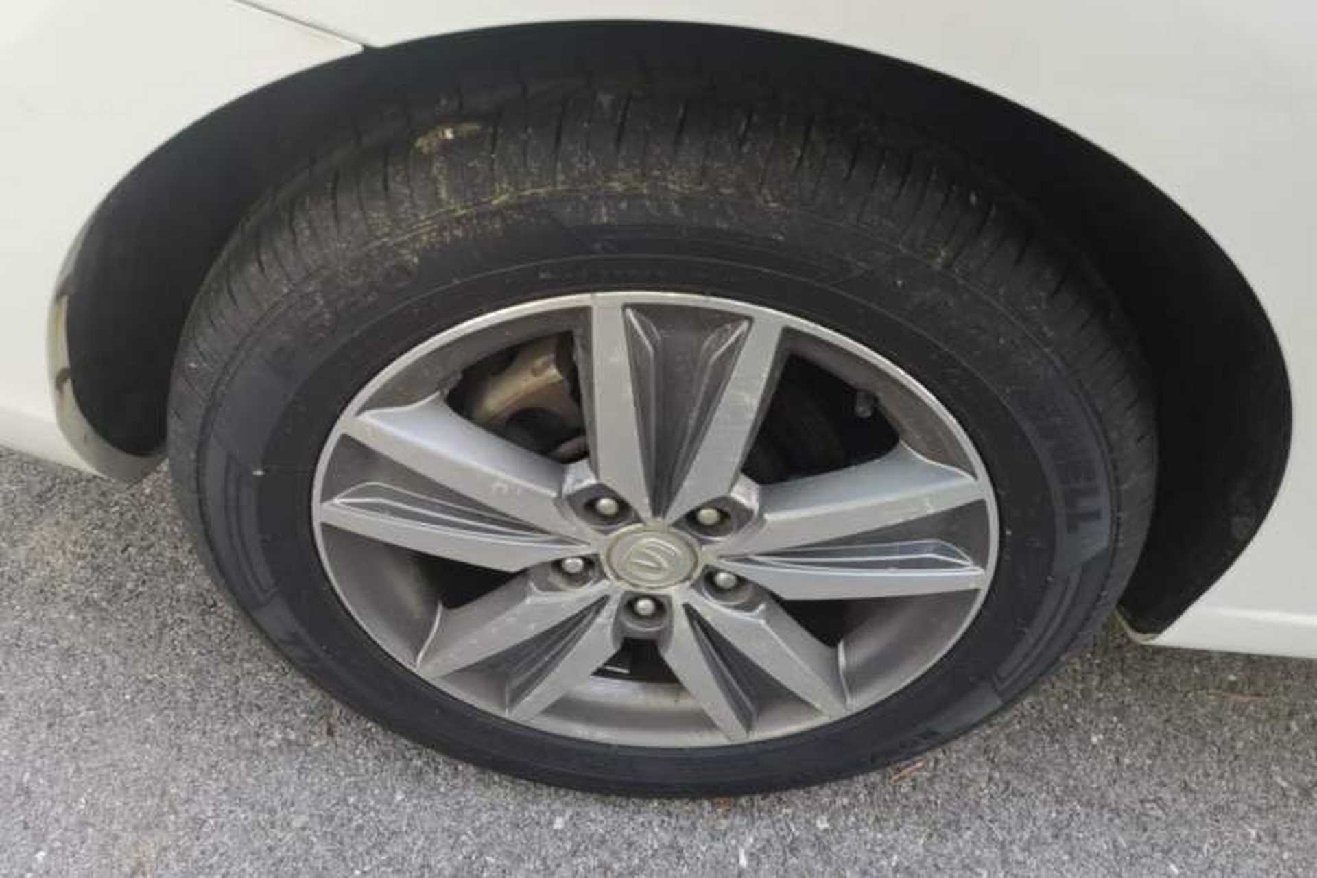 Used CHANGAN Eado 2016 1.6L Manual Fashion Edition Right Rear Wheel Hub