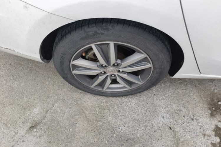 Used CHANGAN Eado 2016 1.6L Manual Fashion Edition Right Rear Wheel Hub