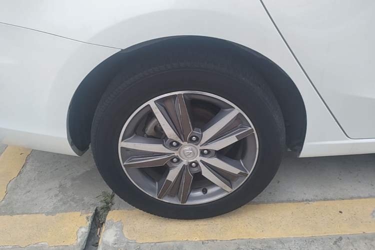 Used CHANGAN Eado 2016 1.6L Automatic Trend Model Right Rear Wheel Hub