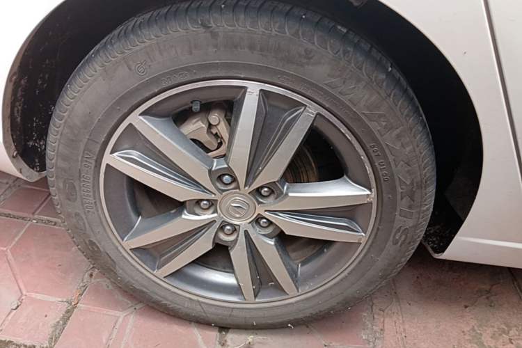 Used CHANGAN Eado 2016 1.6L Manual Fashion Edition Right Rear Wheel Hub