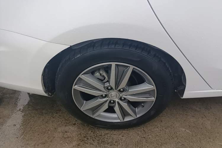 Used CHANGAN Eado 2016 1.6L Manual Fashion Edition Right Rear Wheel Hub
