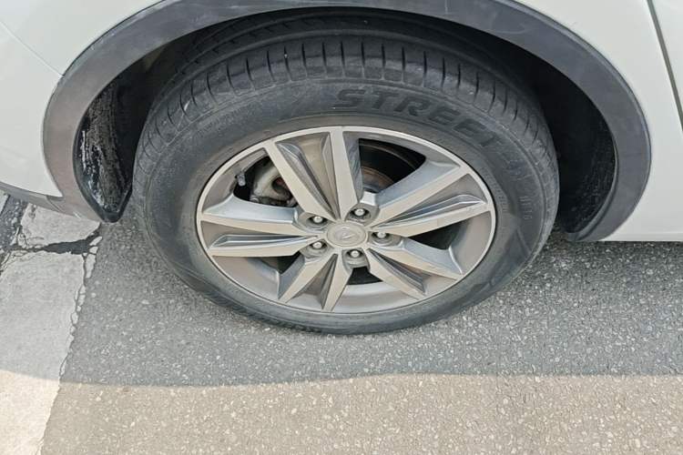 Used CHANGAN Eado 2016 1.6L Automatic Junku Model Right Rear Wheel Hub