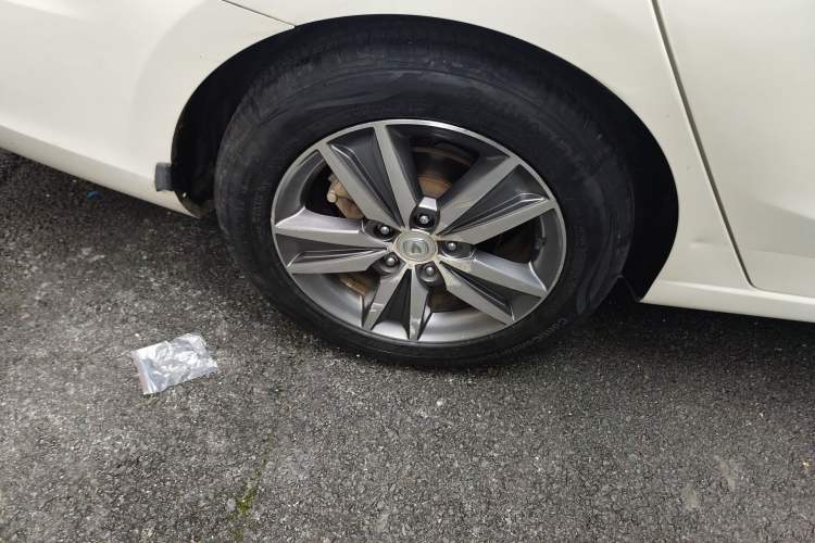 Used CHANGAN Eado 2016 1.6L Manual Fashion Edition Right Rear Wheel Hub