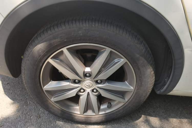 Used CHANGAN Eado 2016 1.6L Manual Junku Model Right Rear Wheel Hub