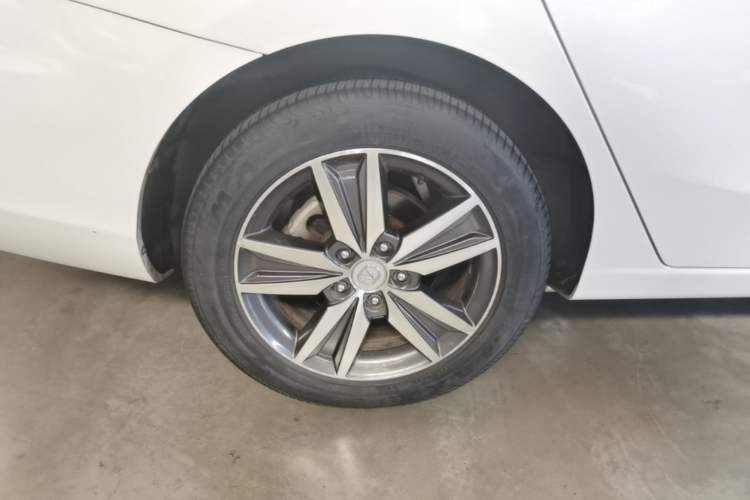 Used CHANGAN Eado 2016 1.6L Manual Fashion Edition Right Rear Wheel Hub