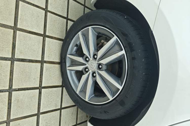 Used CHANGAN Eado 2016 1.6L Manual Fashion Edition Right Rear Wheel Hub