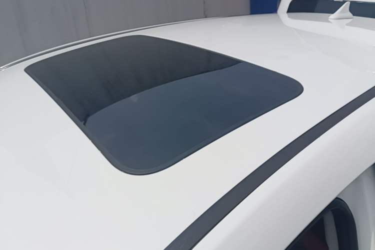 Used CHANGAN Eado 2016 1.6L Automatic Junku Model Roof