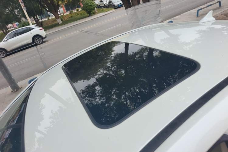 Used CHANGAN Eado 2016 1.6L Manual Fashion Edition Roof