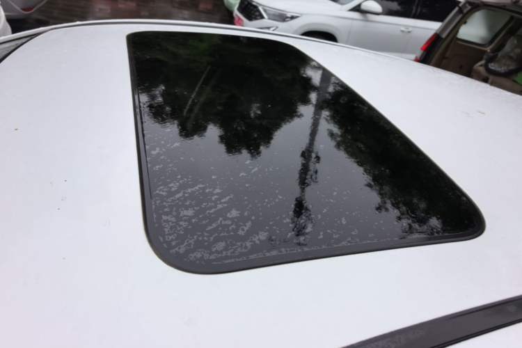 Used CHANGAN Eado 2016 1.6L Automatic Junku Model Roof