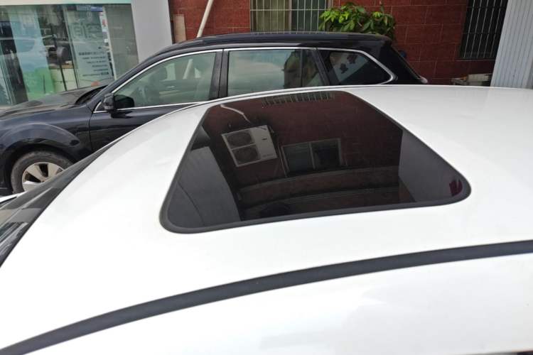 Used CHANGAN Eado 2016 1.6L Automatic Junku Model Roof