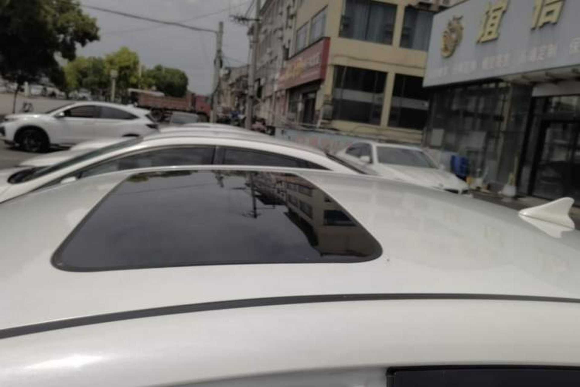 Used CHANGAN Eado 2016 1.6L GDI Manual JingShang Model Roof