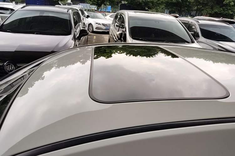 Used CHANGAN Eado 2016 1.6L Automatic Junku Model Roof