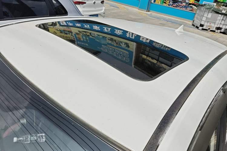 Used CHANGAN Eado 2016 1.6L Automatic Junku Model Roof