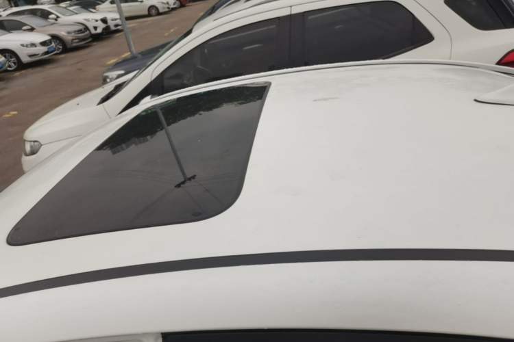 Used CHANGAN Eado 2016 1.6L Manual Fashion Edition Roof