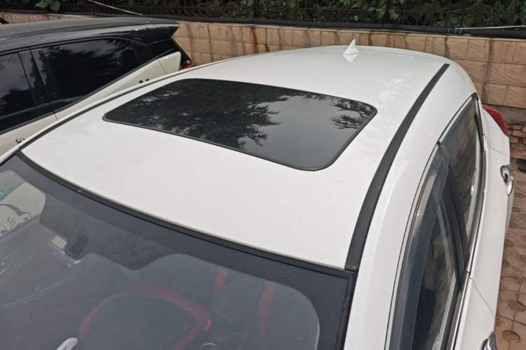 Used CHANGAN Eado 2016 1.6L Manual Junku Model Roof