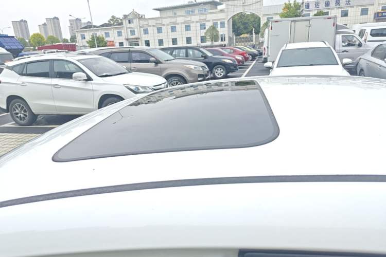Used CHANGAN Eado 2016 1.6L Manual Fashion Edition Roof