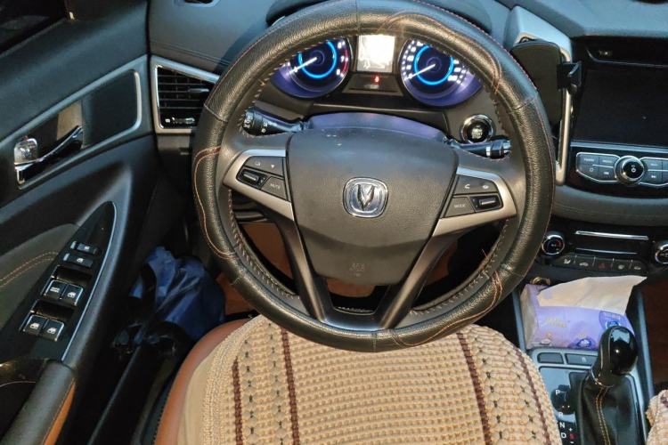 Used CHANGAN Eado 2016 1.6L GDI Automatic JingShang Model Steering Wheel