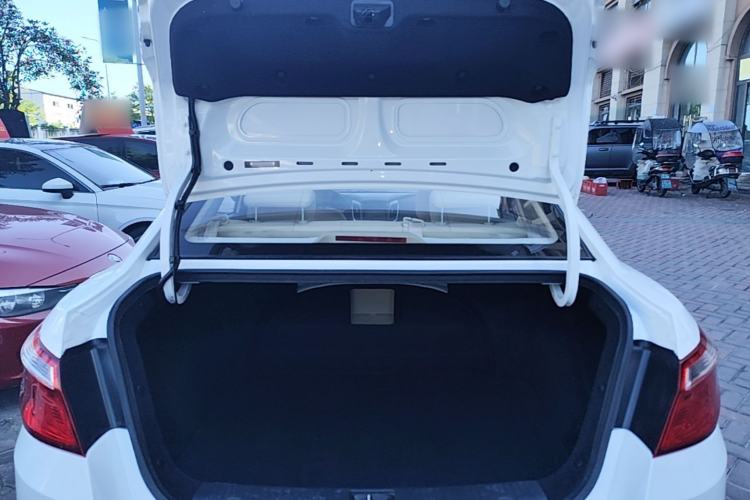 Used CHANGAN Eado 2016 1.6L Manual Fashion Edition Trunk