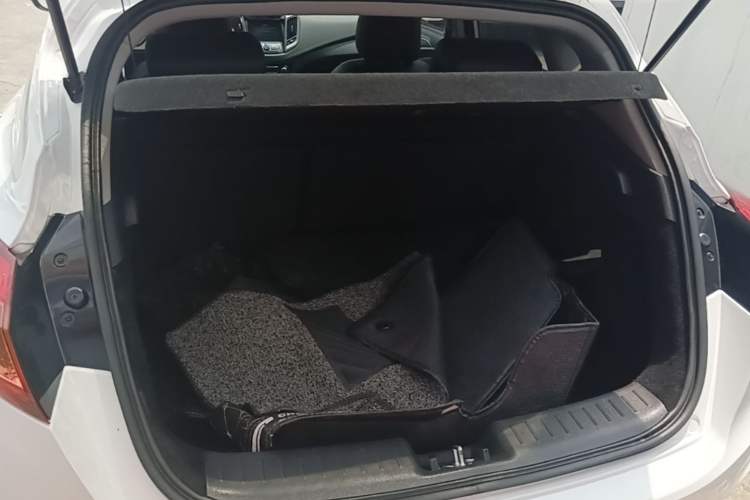 Used CHANGAN Eado 2016 1.6L Automatic Junku Model Trunk