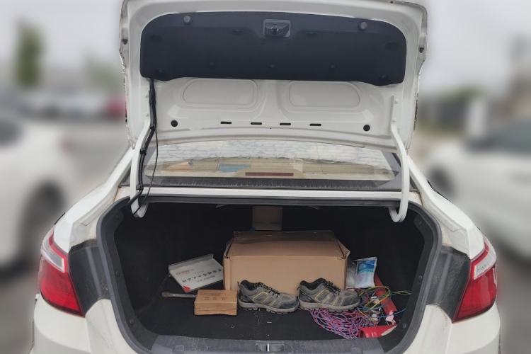 Used CHANGAN Eado 2016 1.6L Manual Fashion Edition Trunk