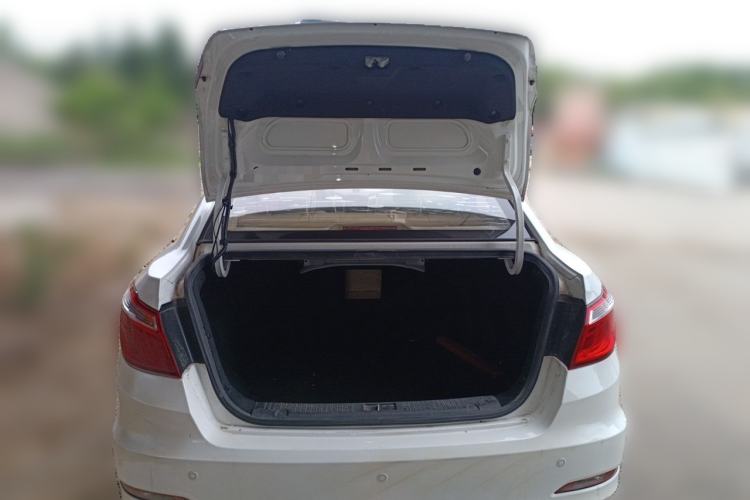 Used CHANGAN Eado 2016 1.6L Manual Fashion Edition Trunk