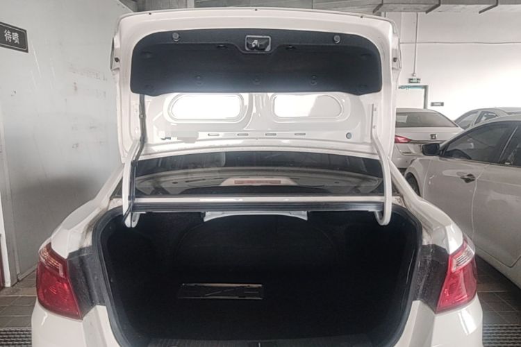 Used CHANGAN Eado 2016 1.6L Manual Fashion Edition Trunk